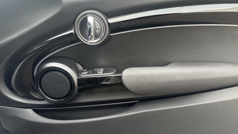 MINI Hatchback 135kW Cooper S Level 2 33kWh 3dr Auto Electric Hatchback